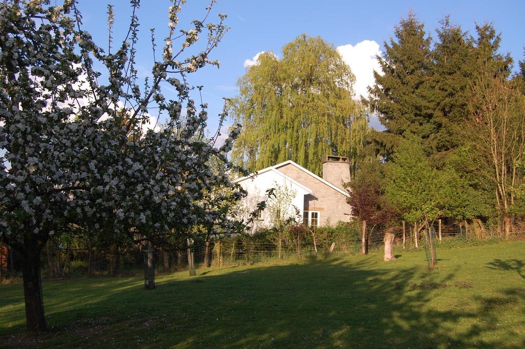 Sous Le Saule Holiday Home Heyd 객실 사진