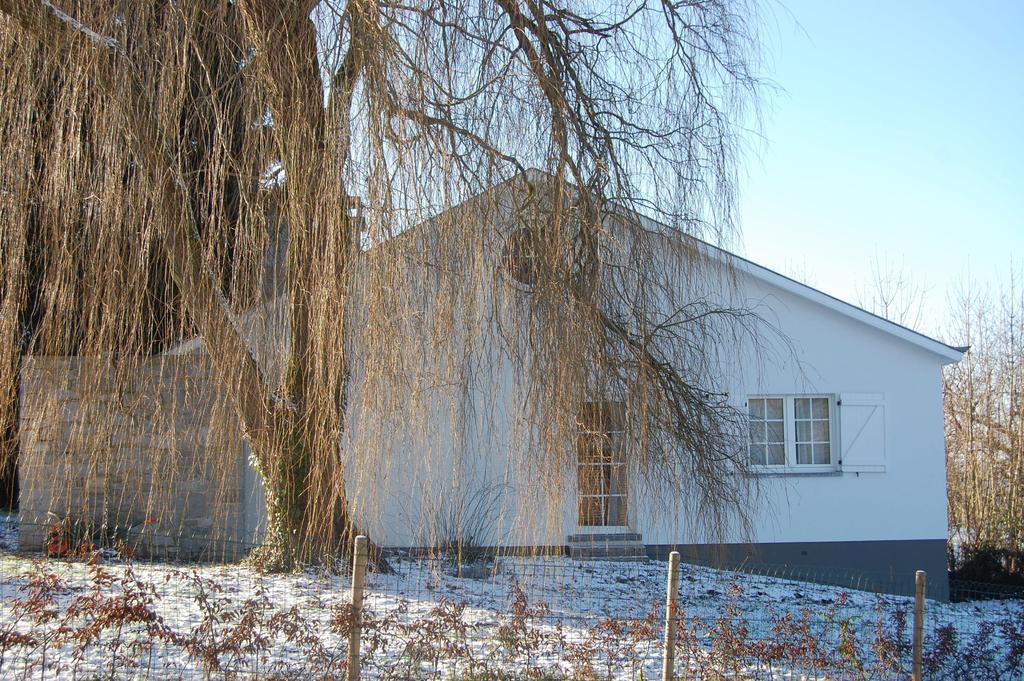 Sous Le Saule Holiday Home Heyd 객실 사진